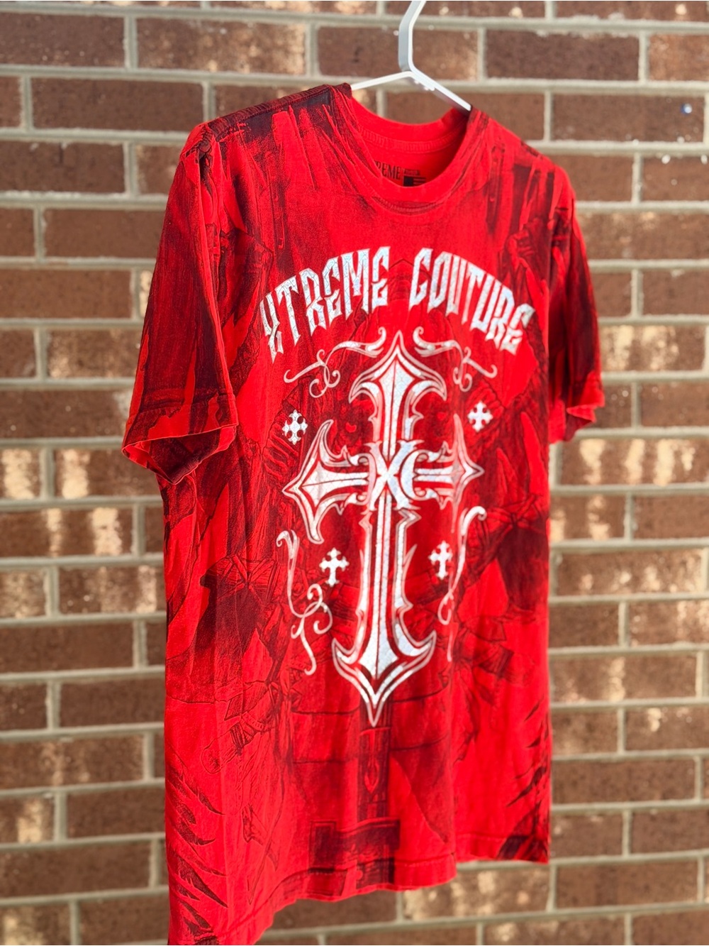 Xtreme Couture Cross Men’s Short Sleeve Shirt Size Medium